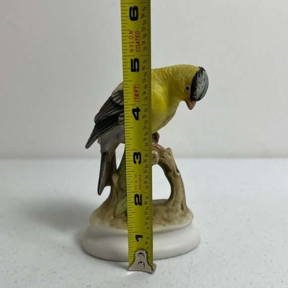 Lefton Hand Painted Gold Finch Bird Figurine China KW395 Yellow - Picture 7 of 8